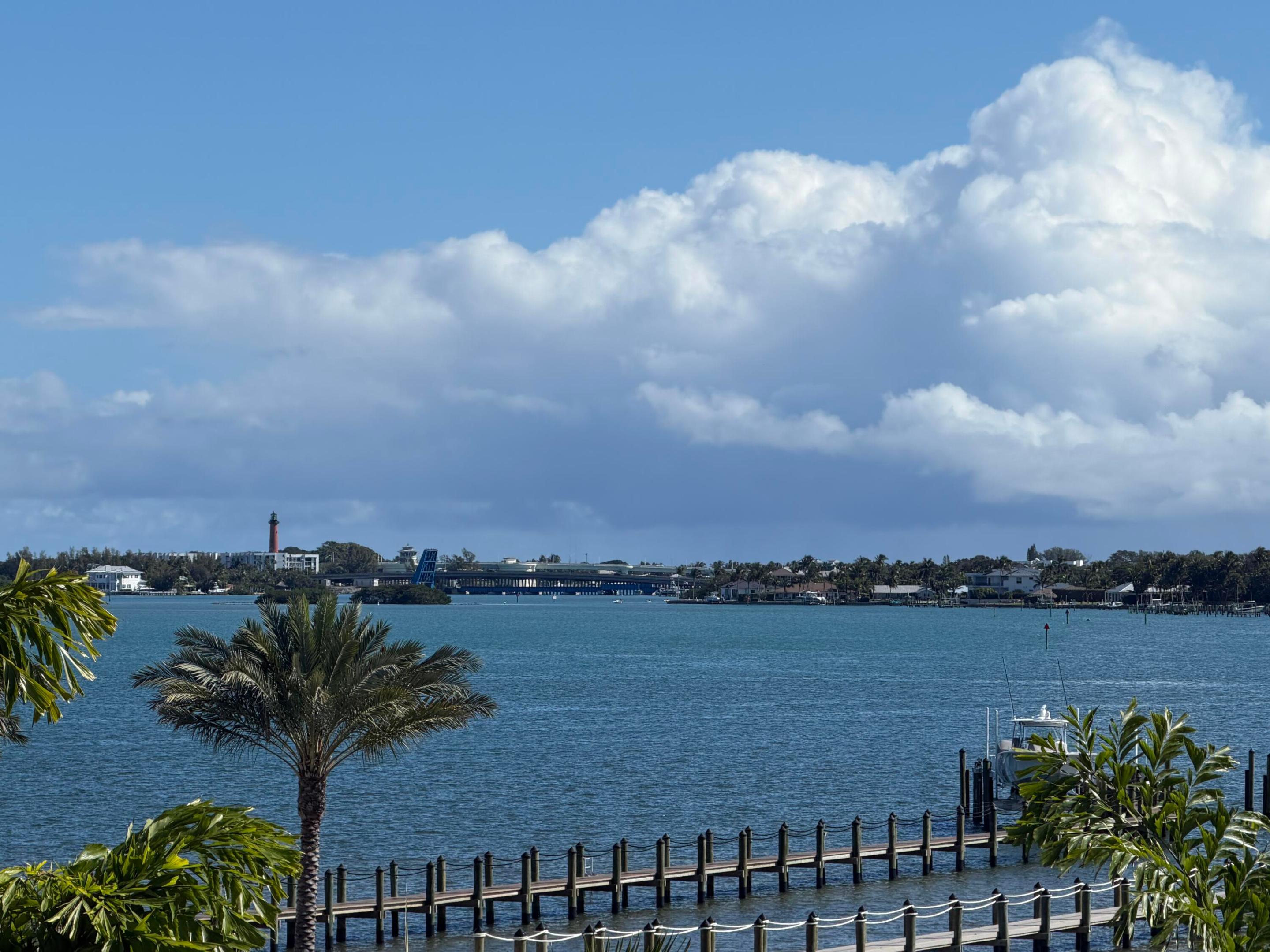 PENNOCK POINT - Residential