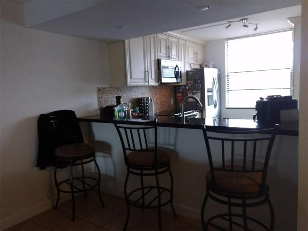 CONDO 23 OF WHITEHALL CONDOS - Residential