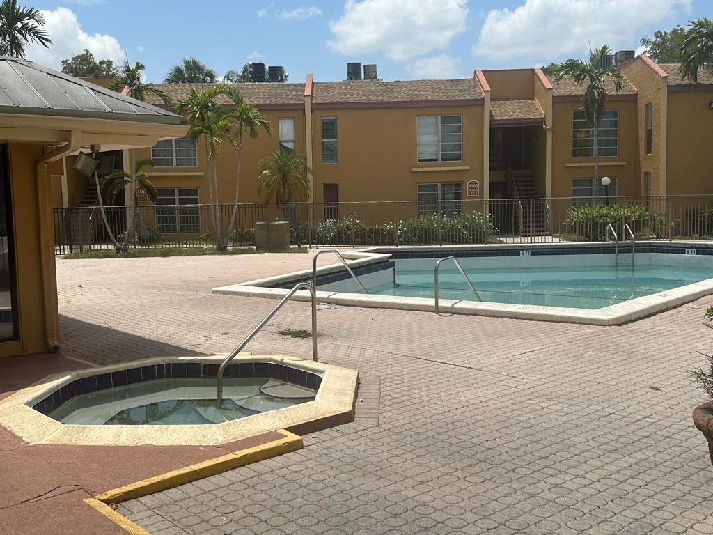 ARBOR KEYS CONDO - Residential