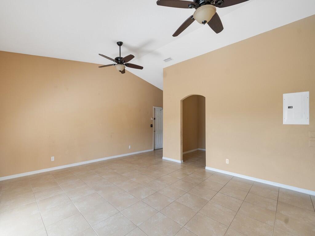 LINKSIDE AT GATOR TRACE - Residential