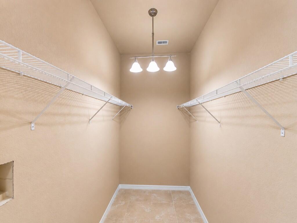 LINKSIDE AT GATOR TRACE - Residential