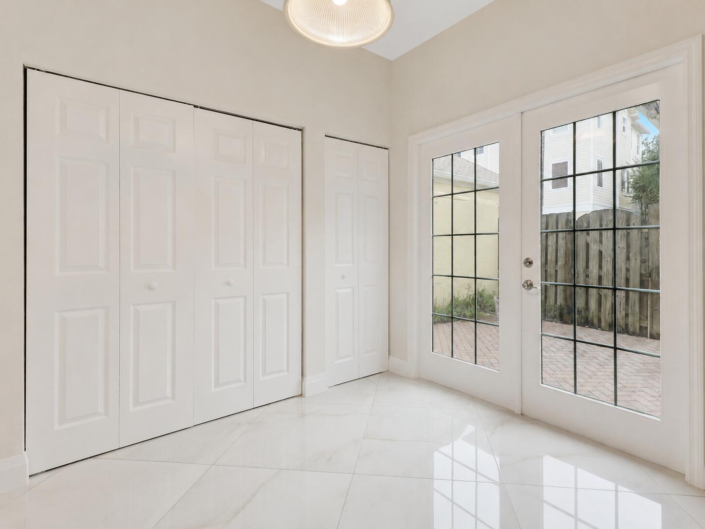 SANDPIPER COVE AT BOTANICA CONDO - Residential