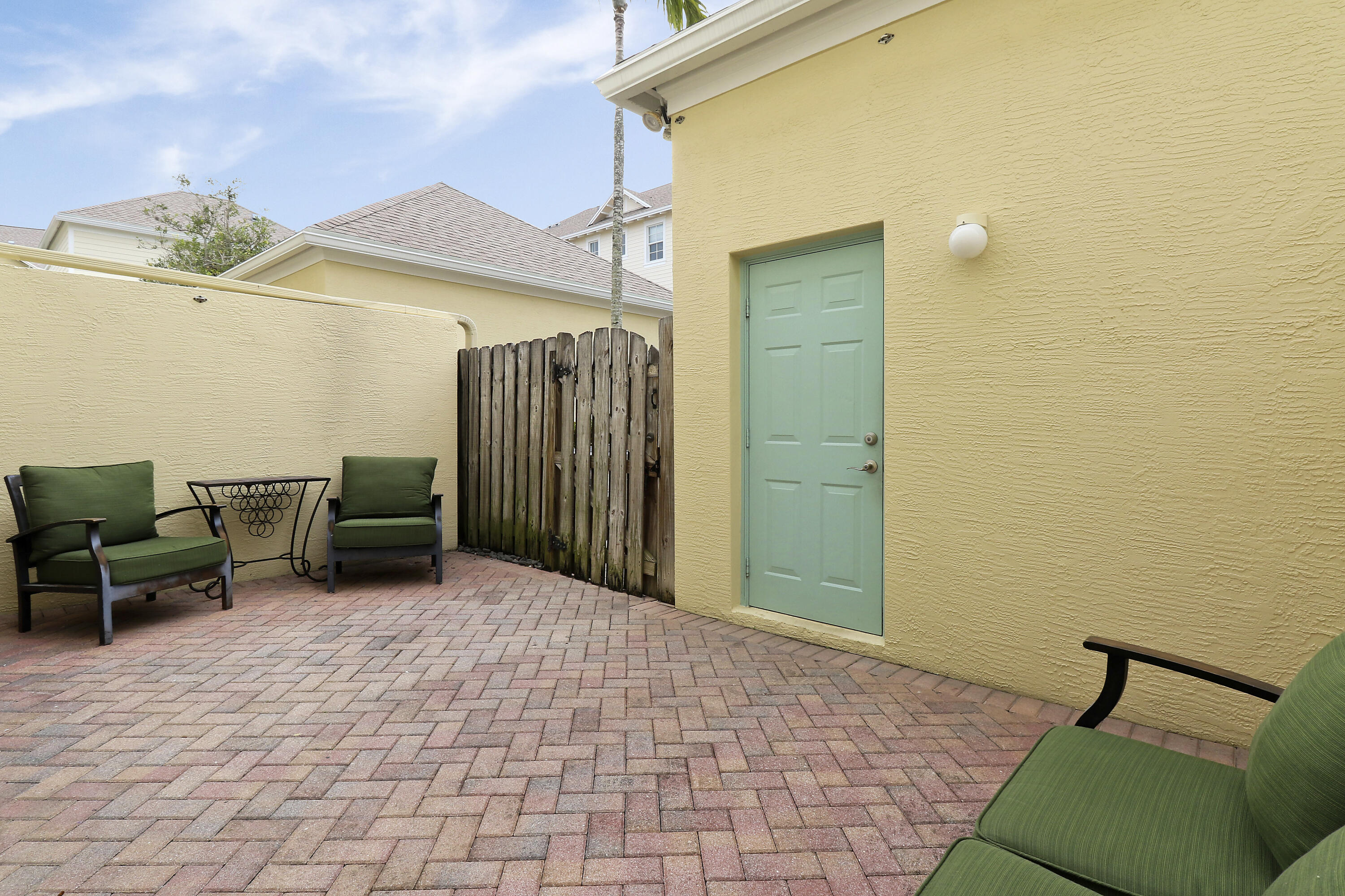 SANDPIPER COVE AT BOTANICA CONDO - Residential