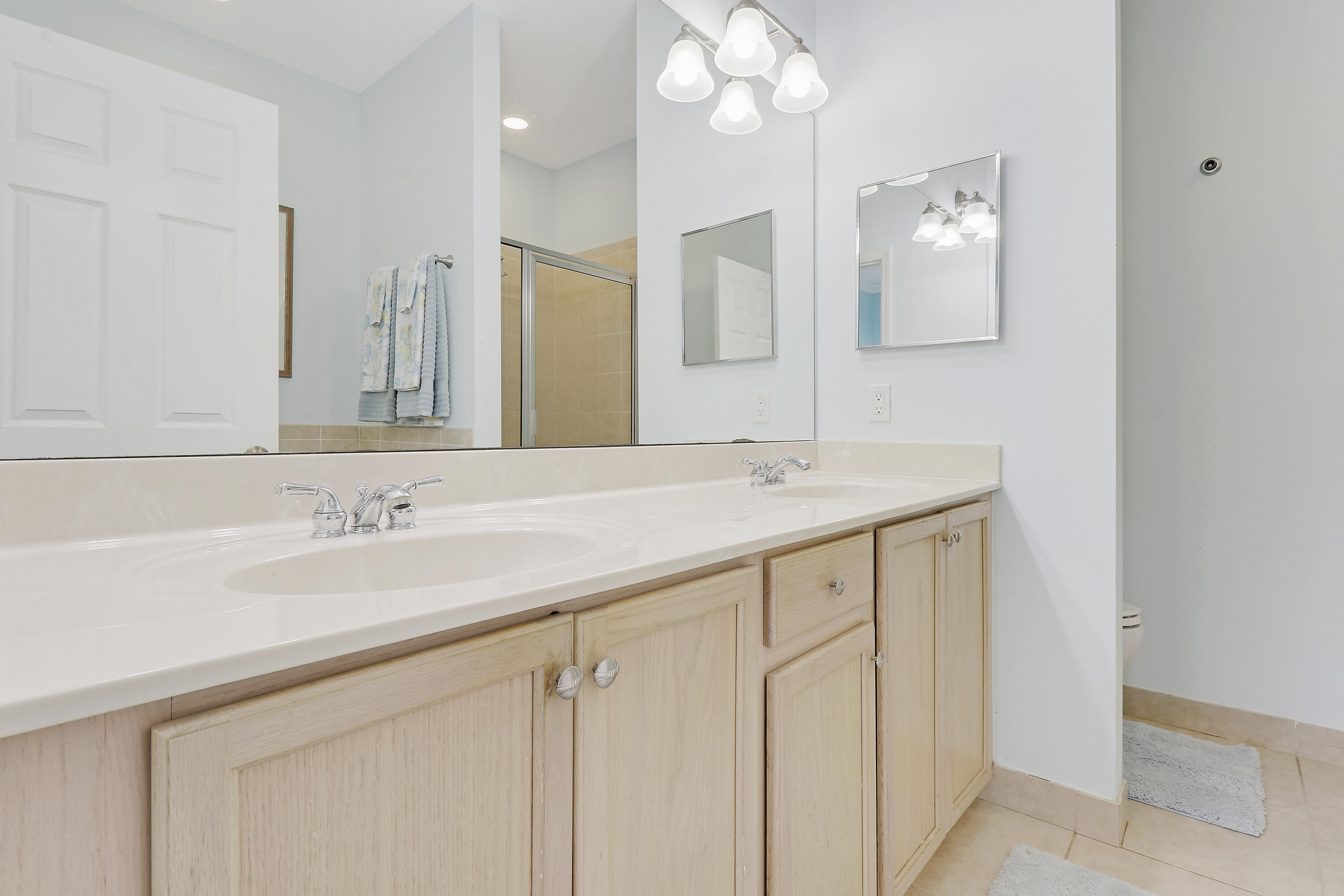 SANDPIPER COVE AT BOTANICA CONDO - Residential