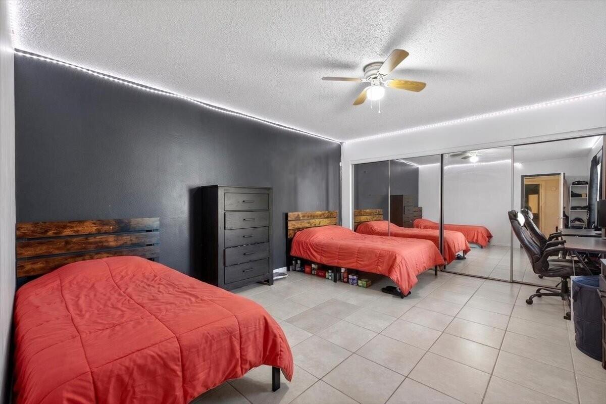 SEVEN SPRINGS 1 - Residential
