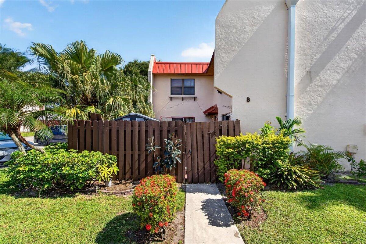 SEVEN SPRINGS 1 - Residential