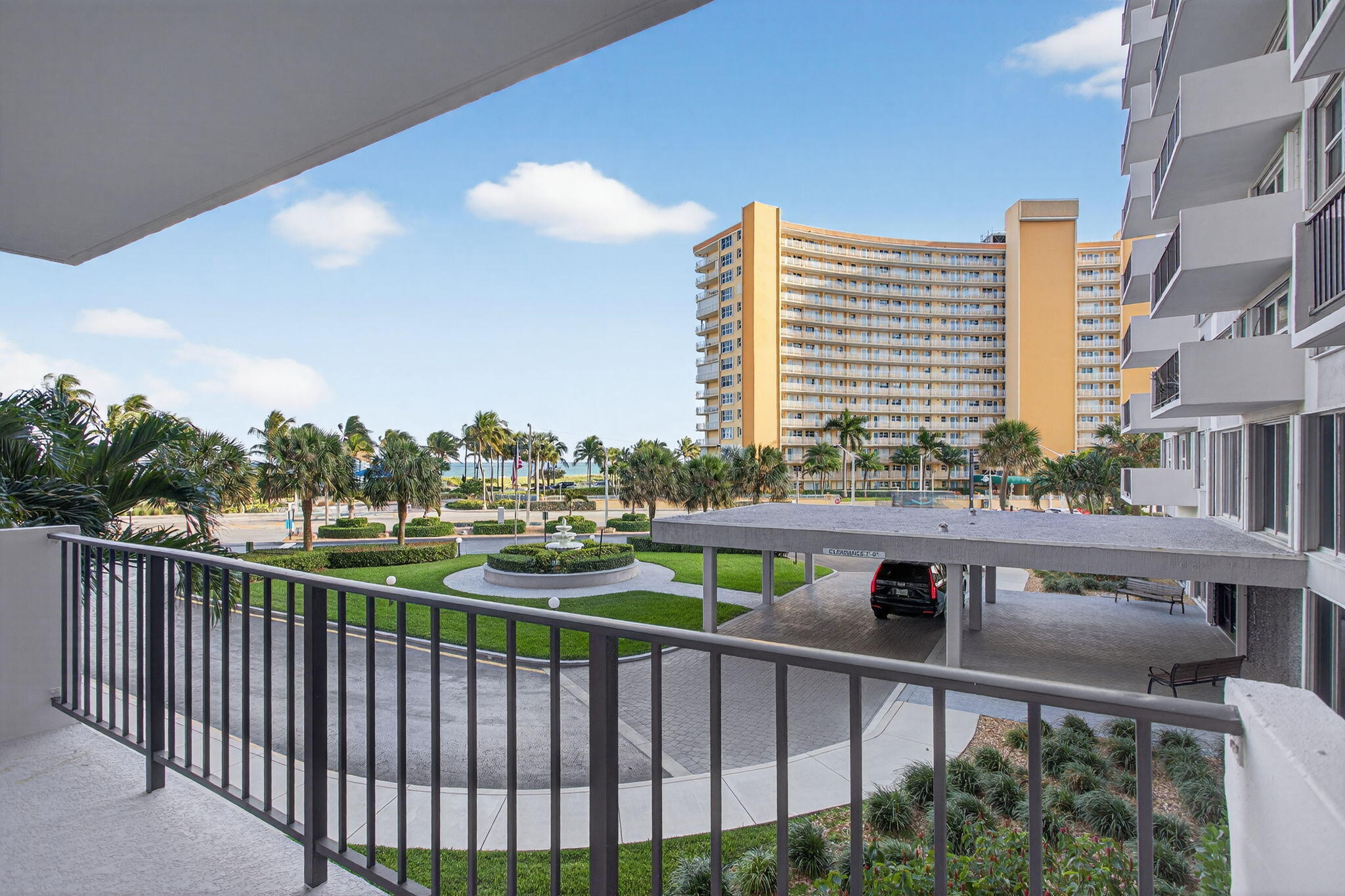 PARLIAMENT HOUSE CONDO - Residential Lease