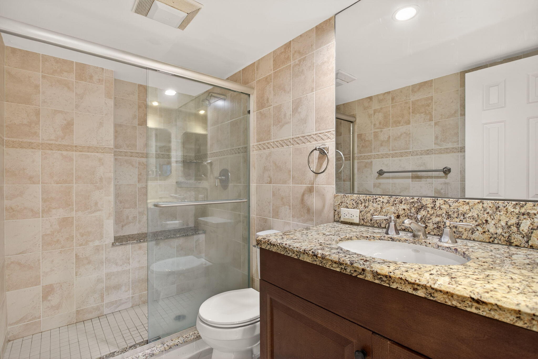 PARLIAMENT HOUSE CONDO - Residential Lease