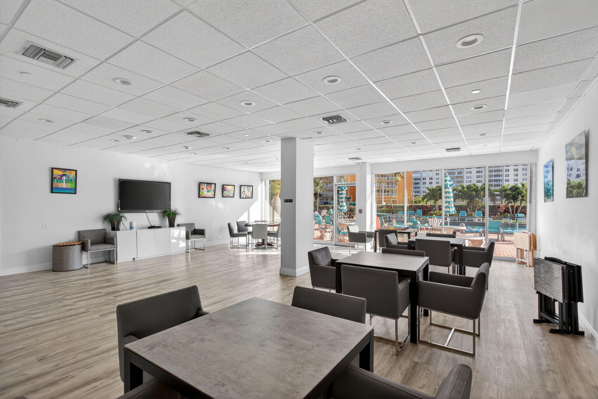 PARLIAMENT HOUSE CONDO - Residential Lease