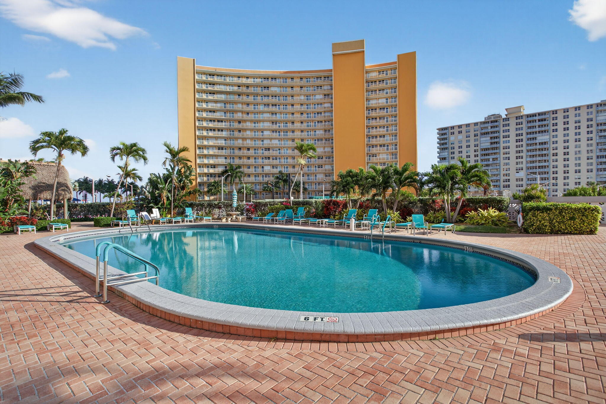 PARLIAMENT HOUSE CONDO - Residential Lease