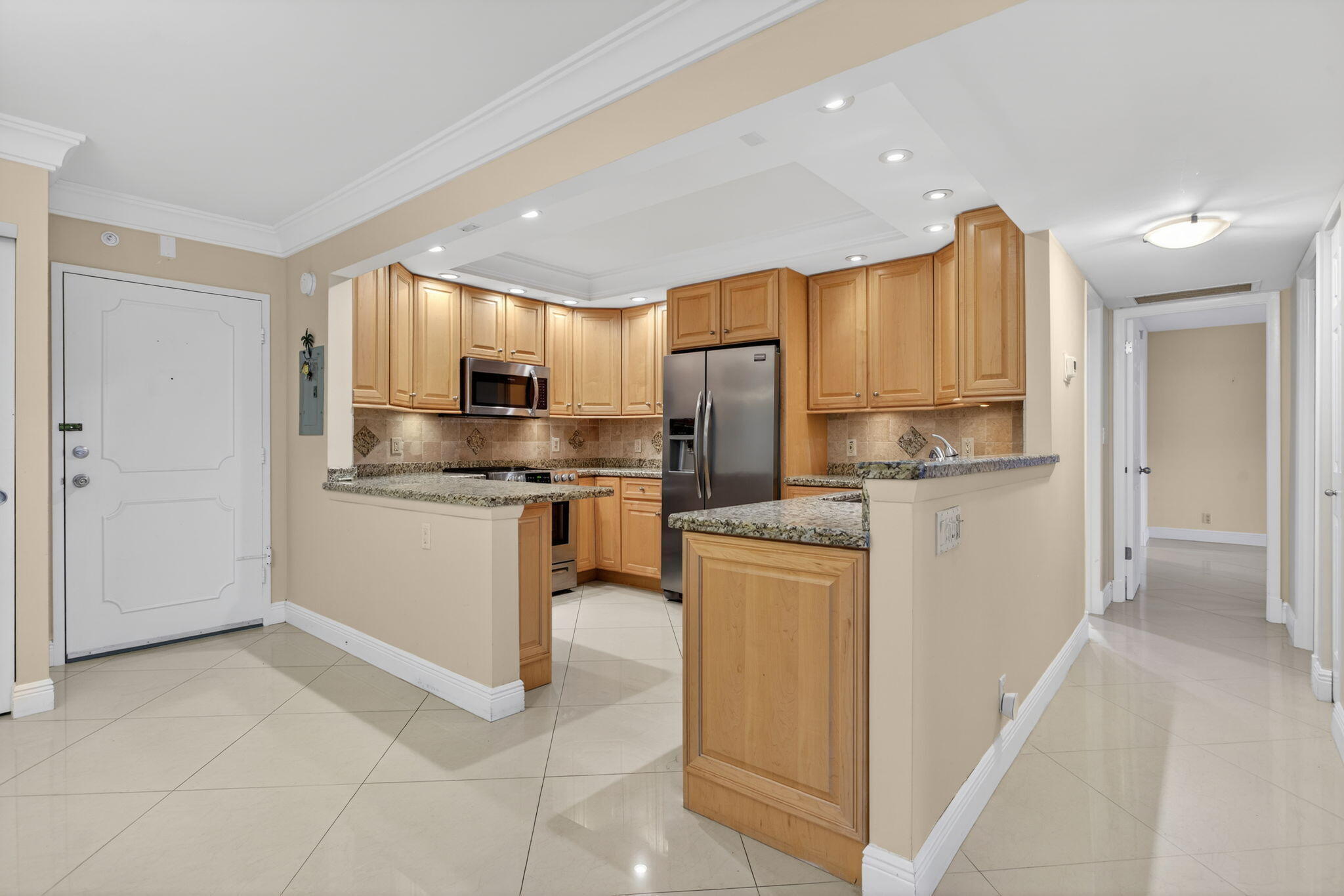PARLIAMENT HOUSE CONDO - Residential Lease