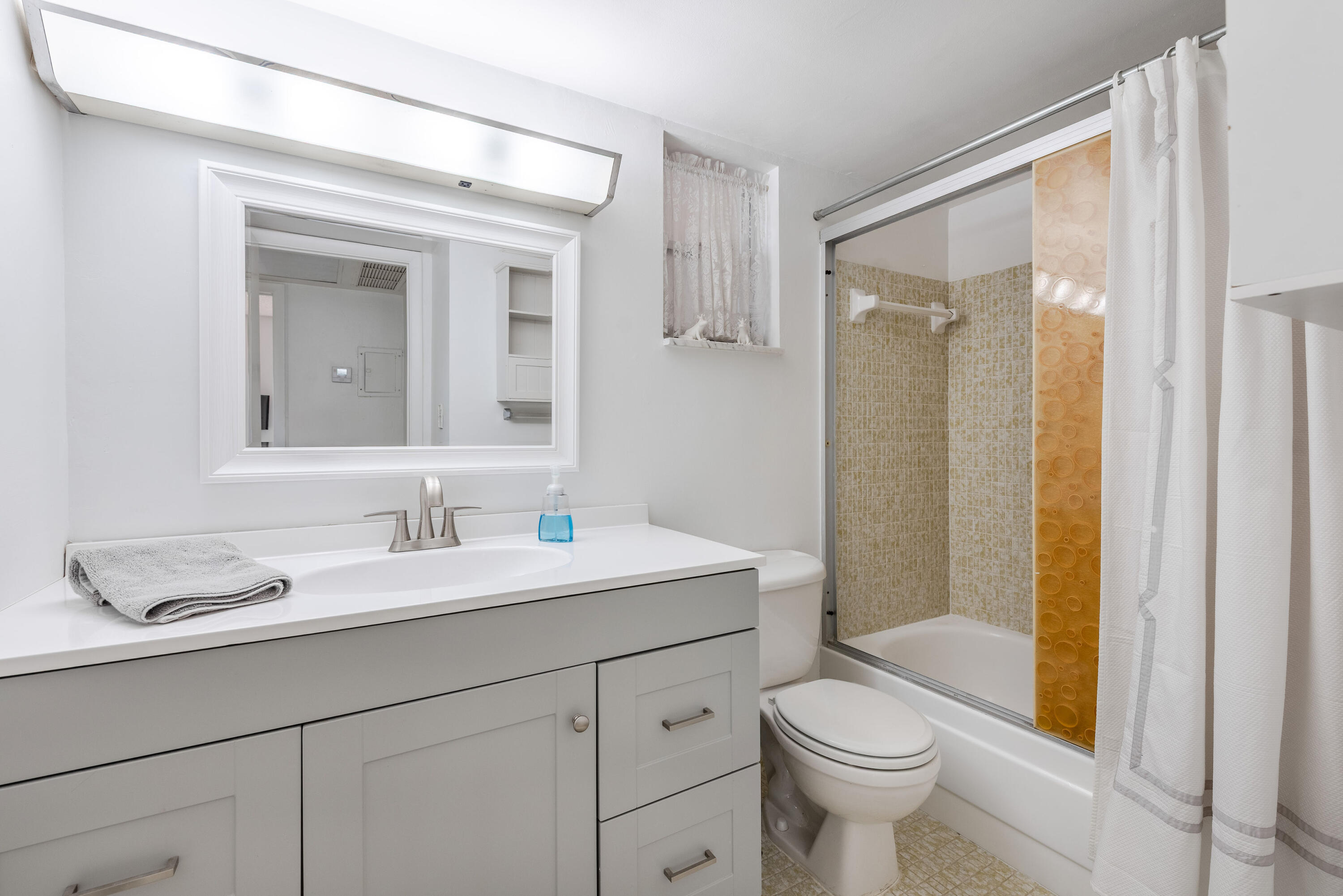 LAKE CLARKE GARDENS CONDO 3 - Residential