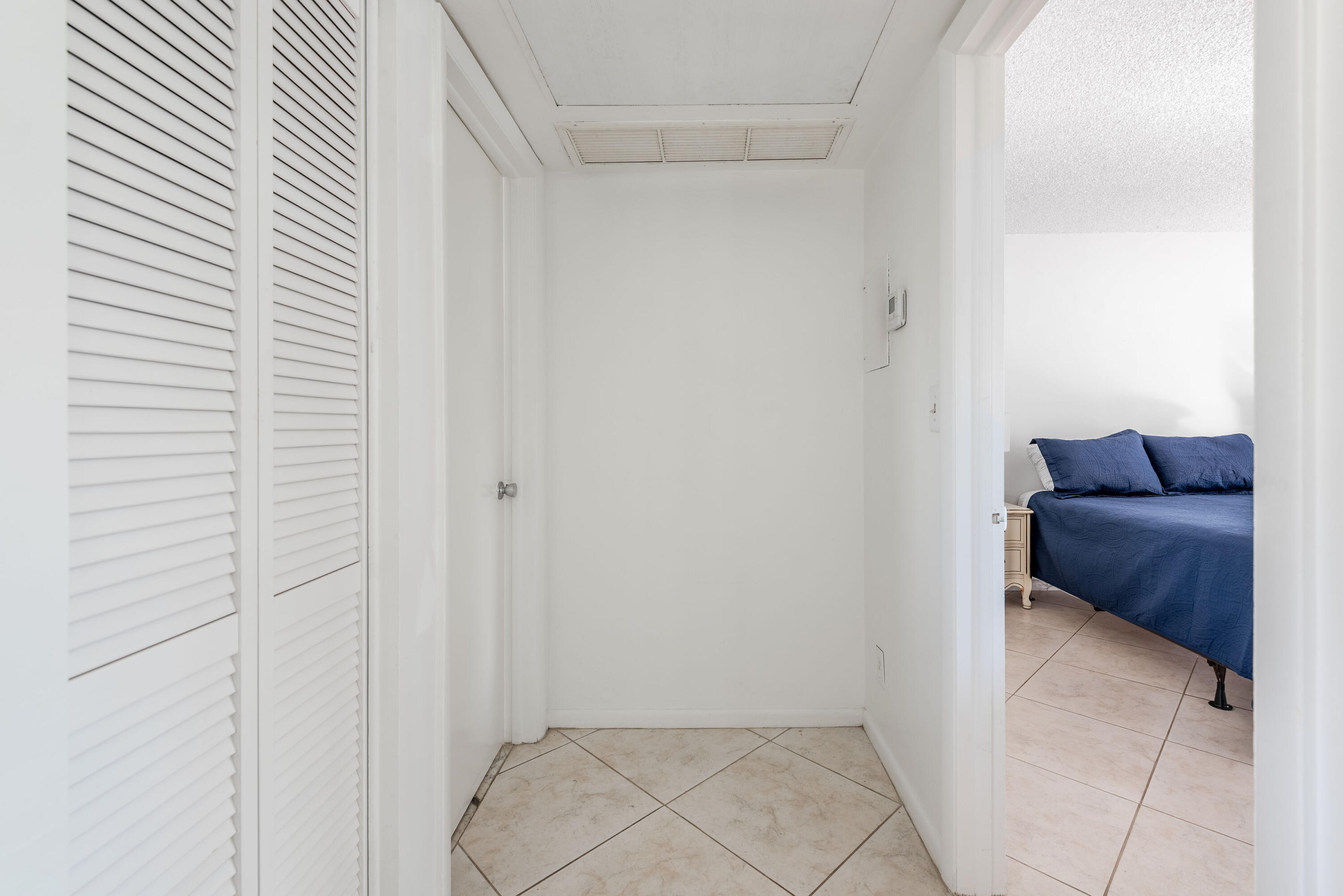 LAKE CLARKE GARDENS CONDO 3 - Residential