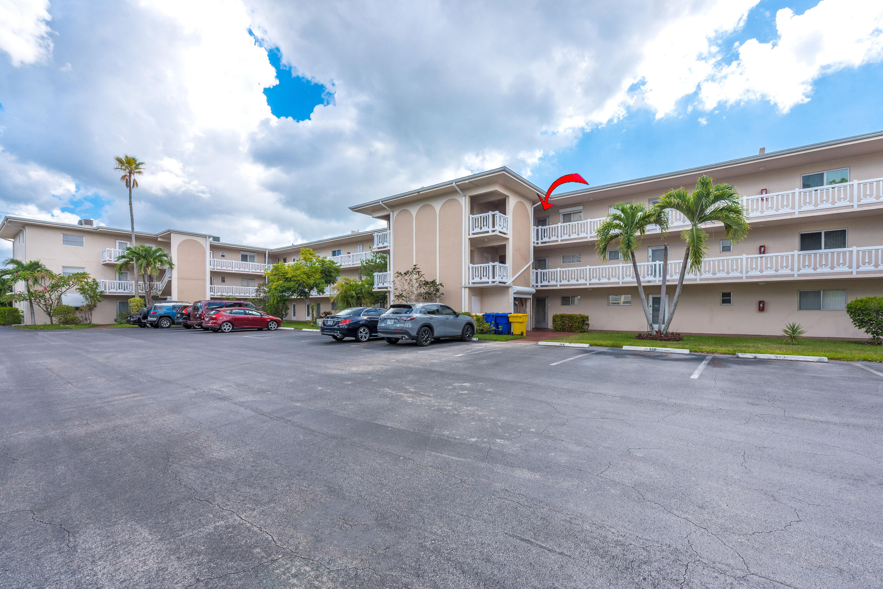 LAKE CLARKE GARDENS CONDO 3 - Residential