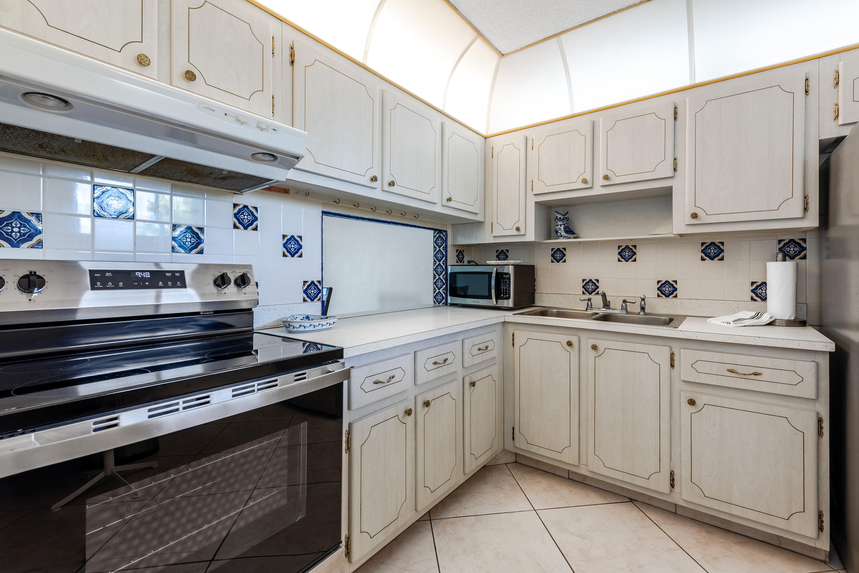 LAKE CLARKE GARDENS CONDO 3 - Residential