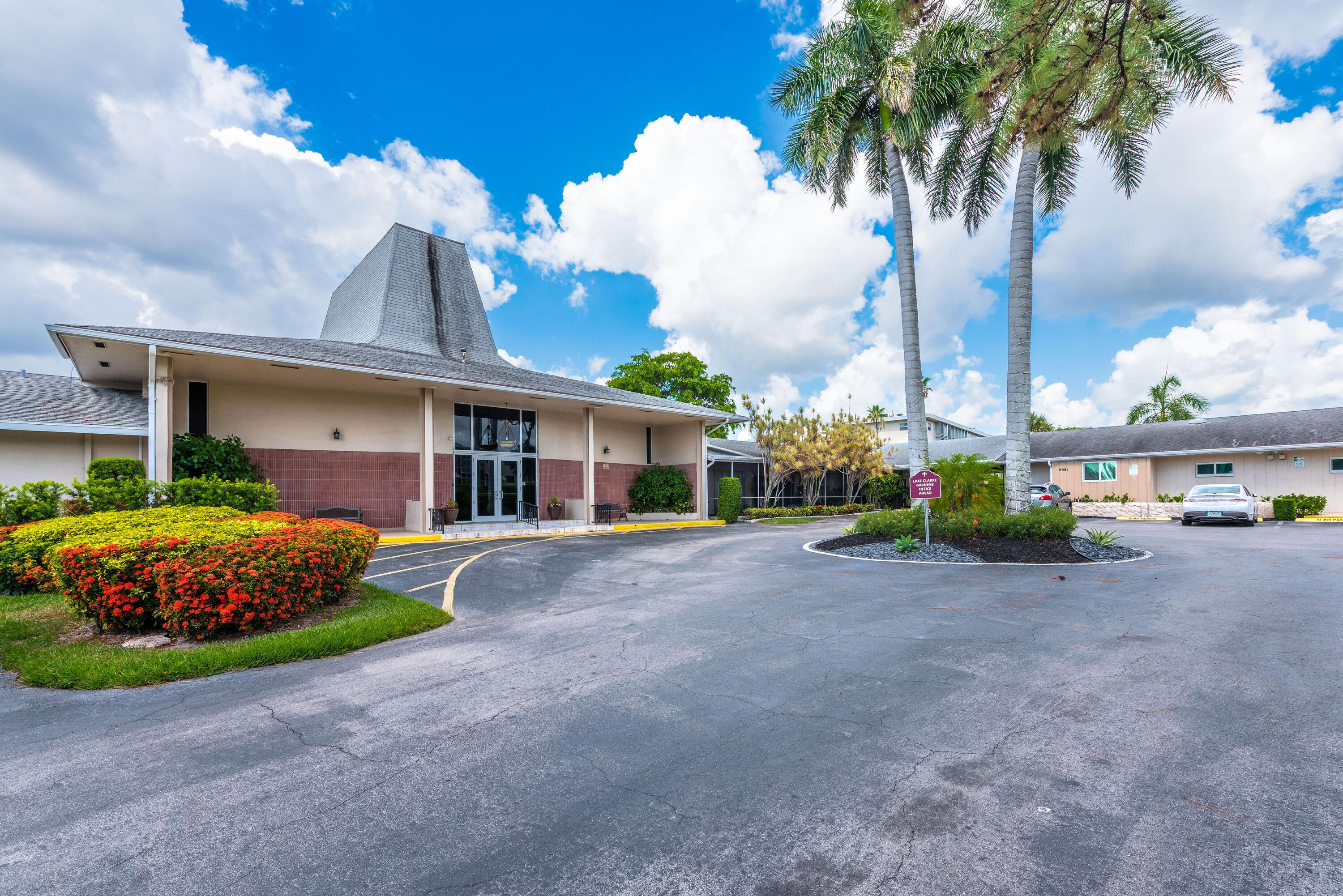 LAKE CLARKE GARDENS CONDO 3 - Residential