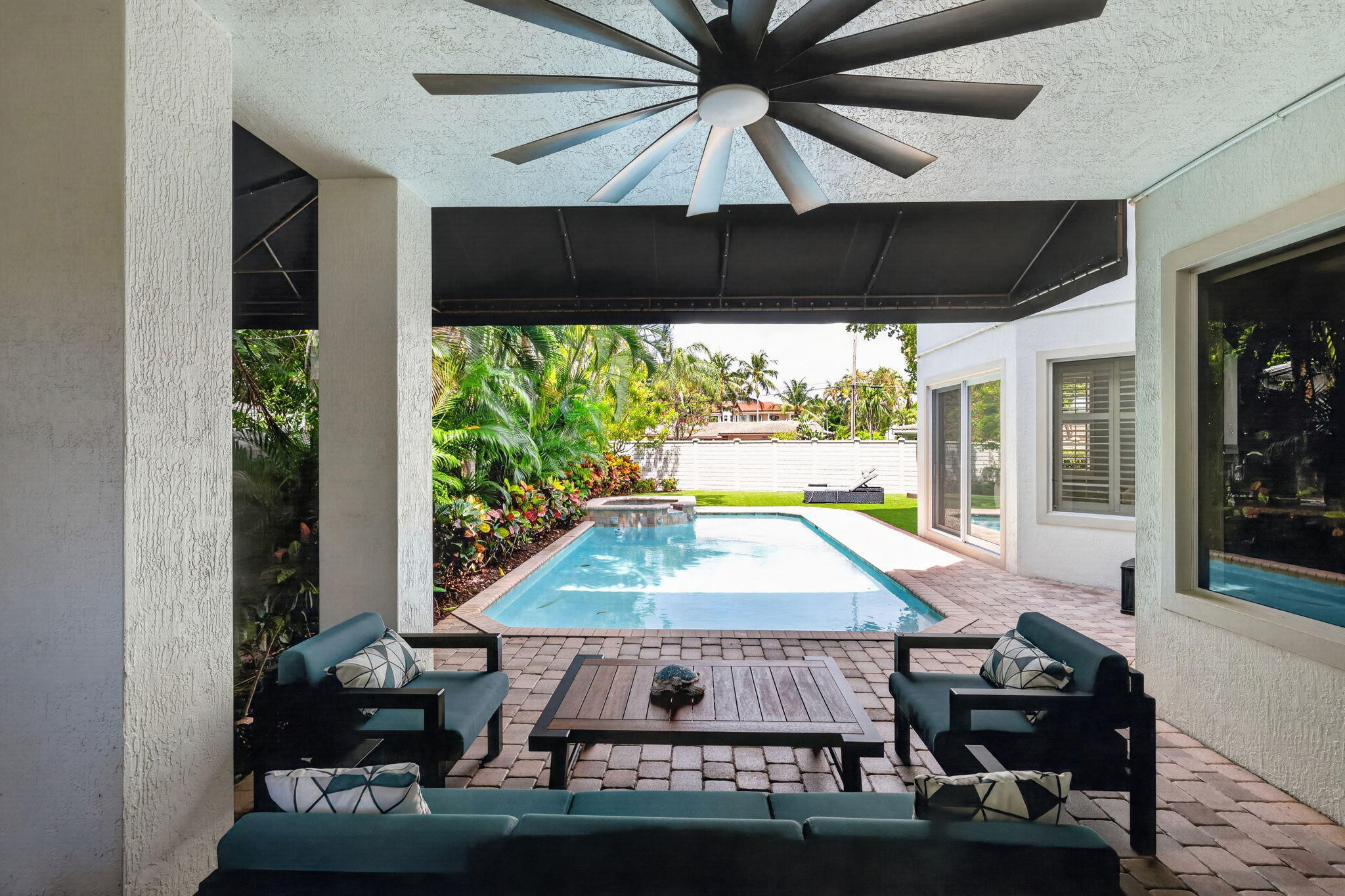 LIGHTHOUSE POINT 3RD SEC - Residential