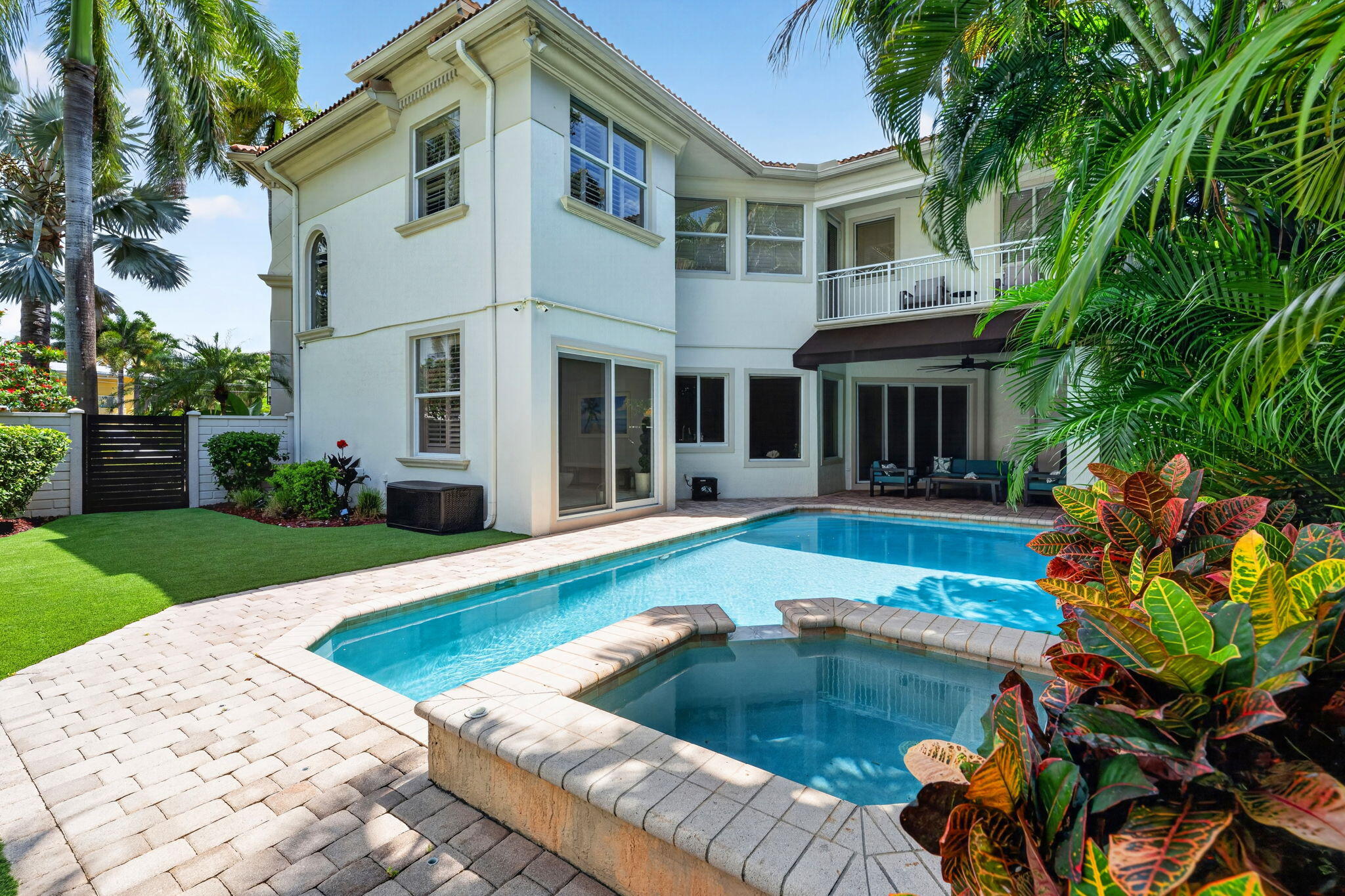 LIGHTHOUSE POINT 3RD SEC - Residential