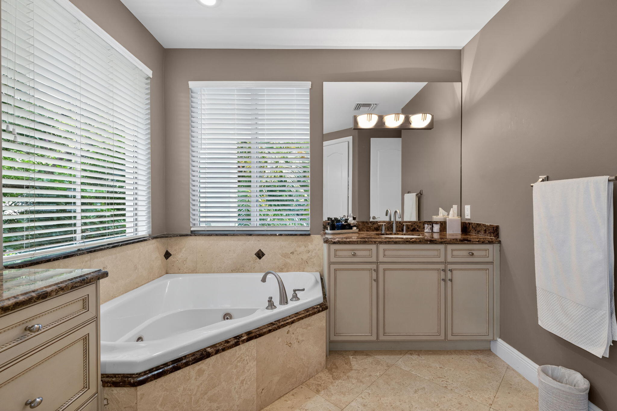 LIGHTHOUSE POINT 3RD SEC - Residential