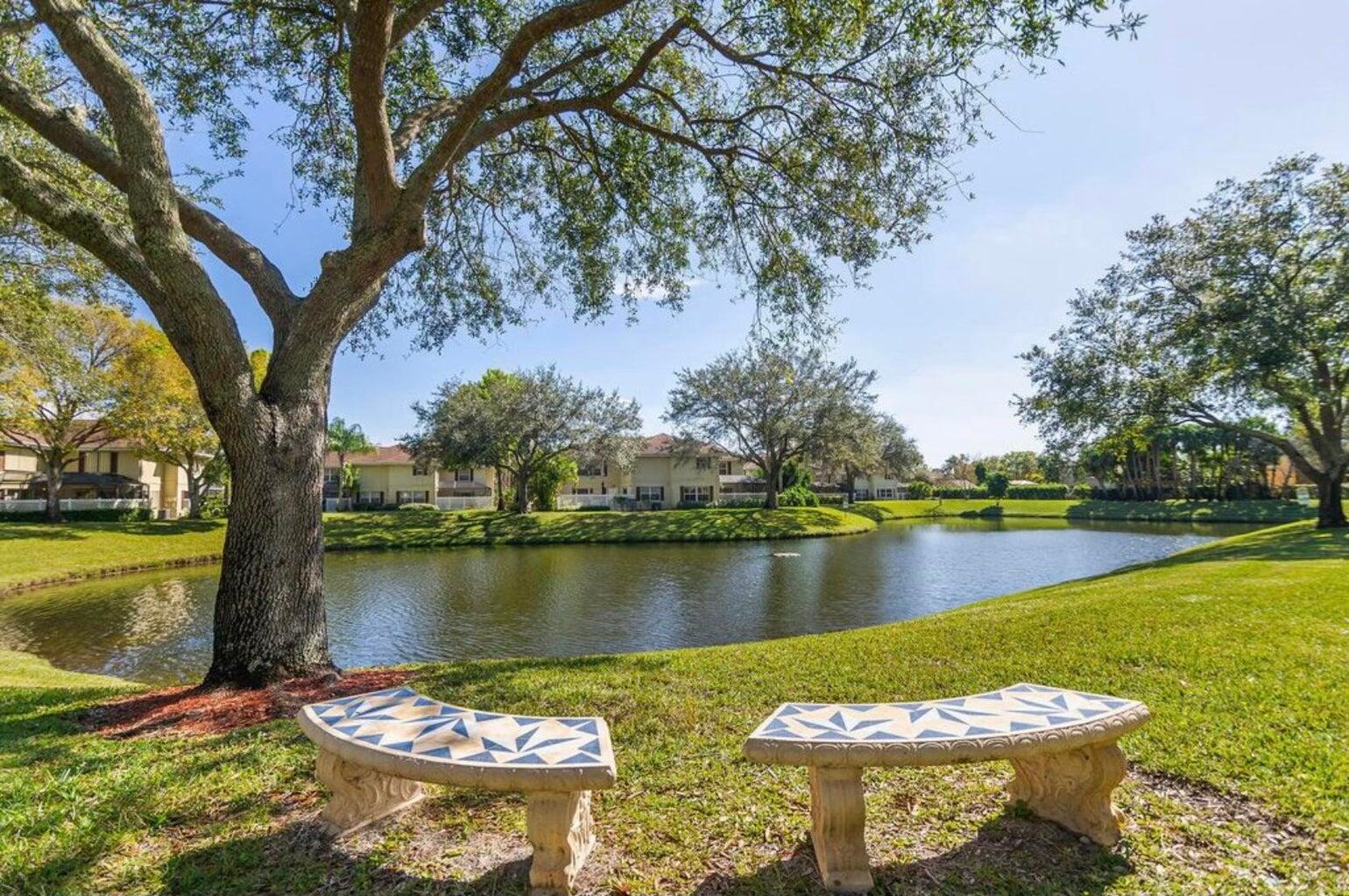 Beautiful upgraded townhome, from the time you walk in you are greeted with a beautiful lake view. Plenty of room for entertaining and BBQ's while watching the sunset. Come see today!