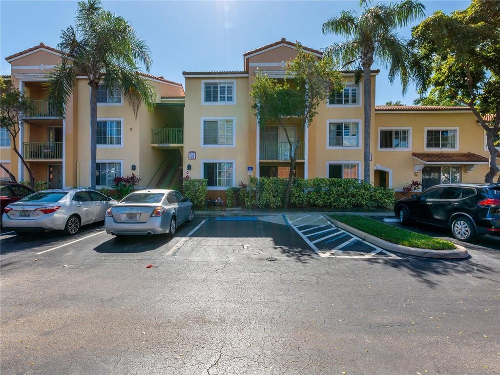 Yacht Club on the Intra - Residential