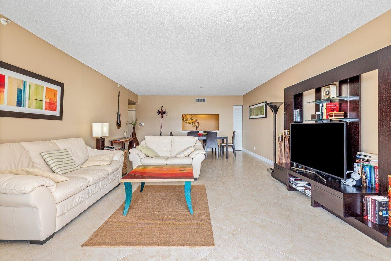 BRAEMAR ISLE CONDO - Residential