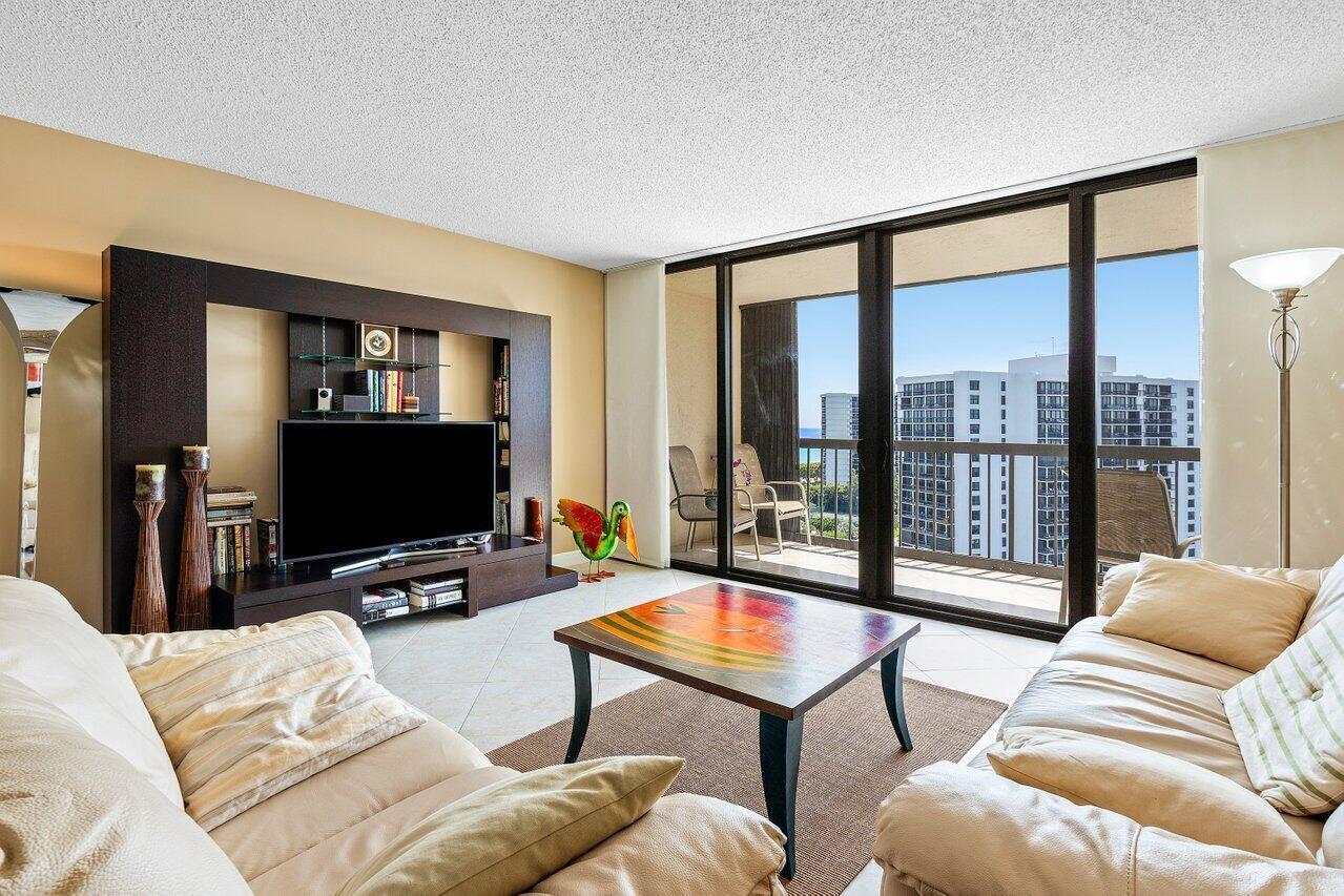 BRAEMAR ISLE CONDO - Residential