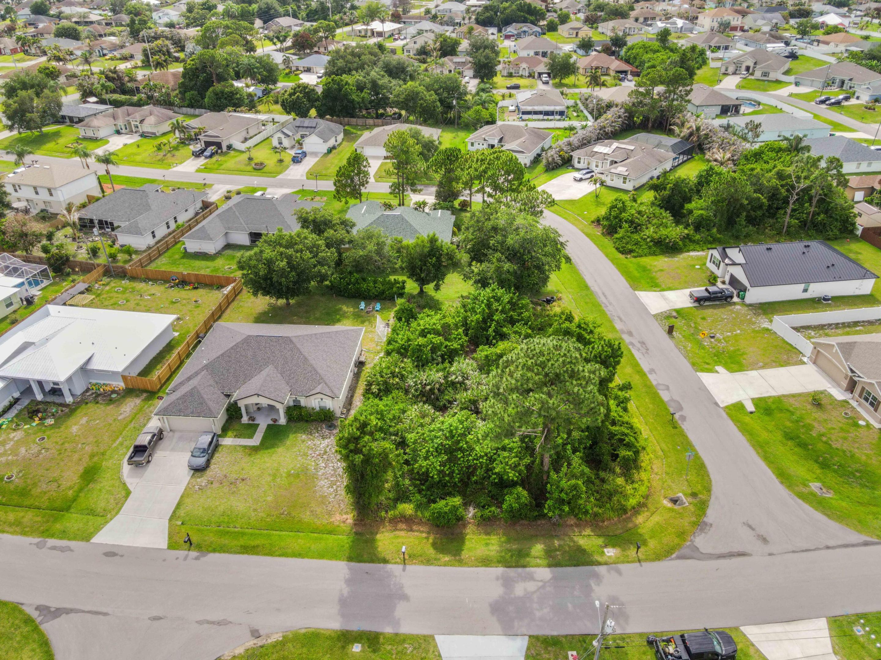 PORT ST LUCIE - Land