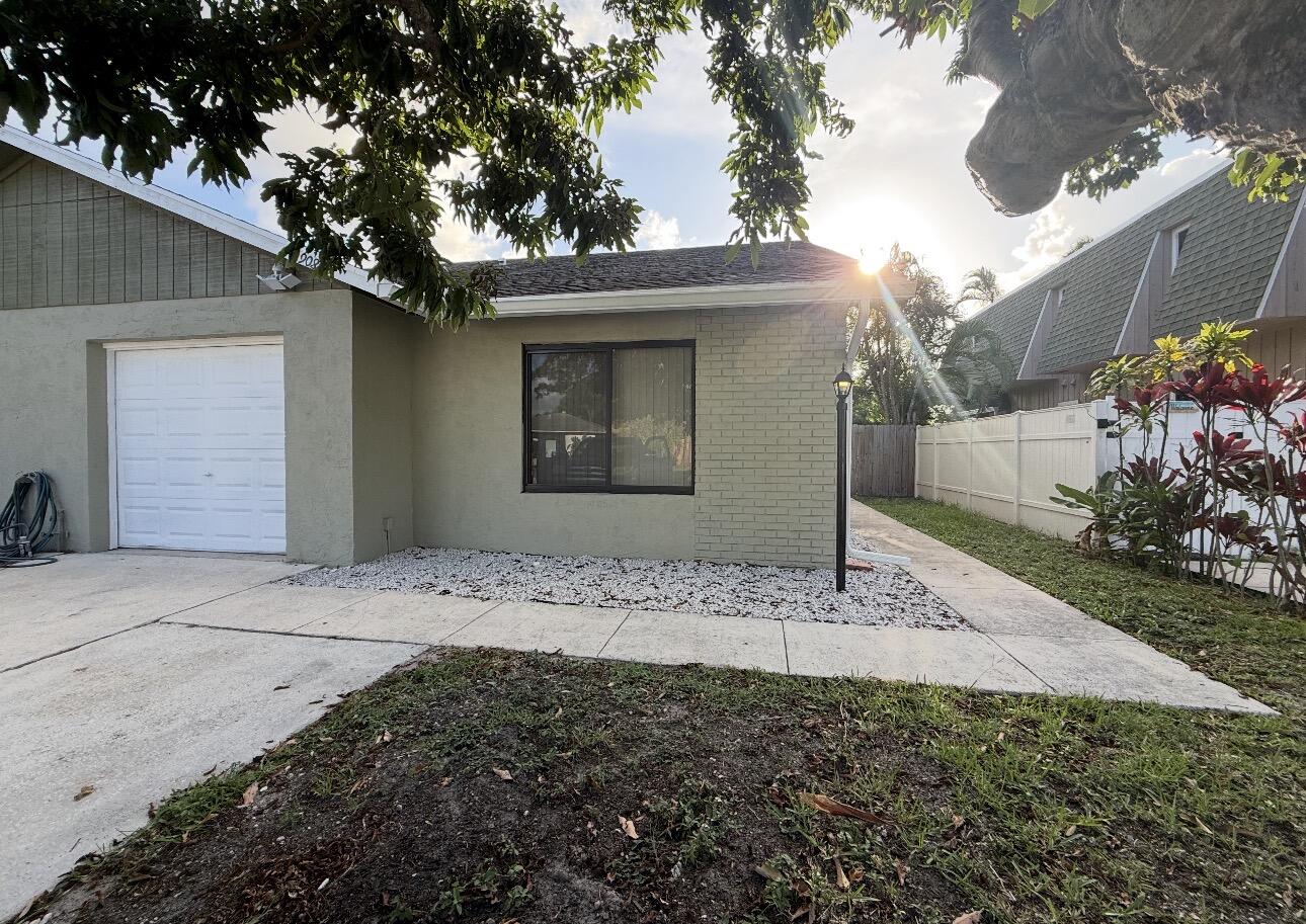 HIGHLAND PINES 2 - Residential Lease