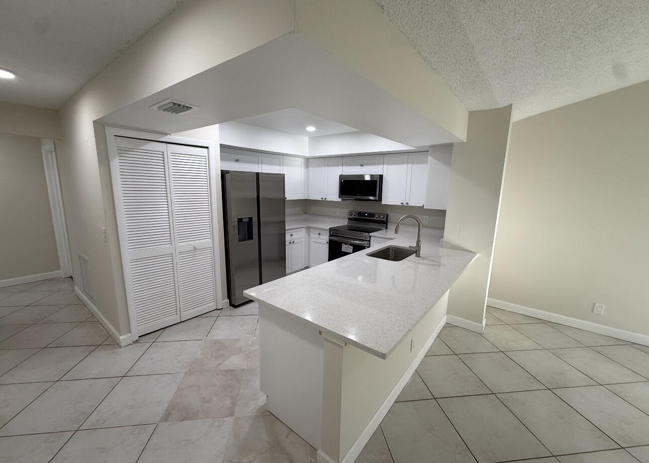 HIGHLAND PINES 2 - Residential Lease