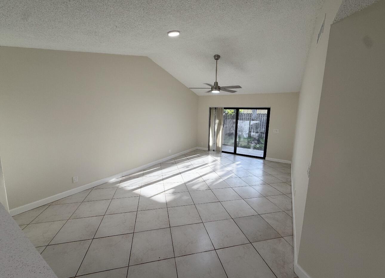 HIGHLAND PINES 2 - Residential Lease