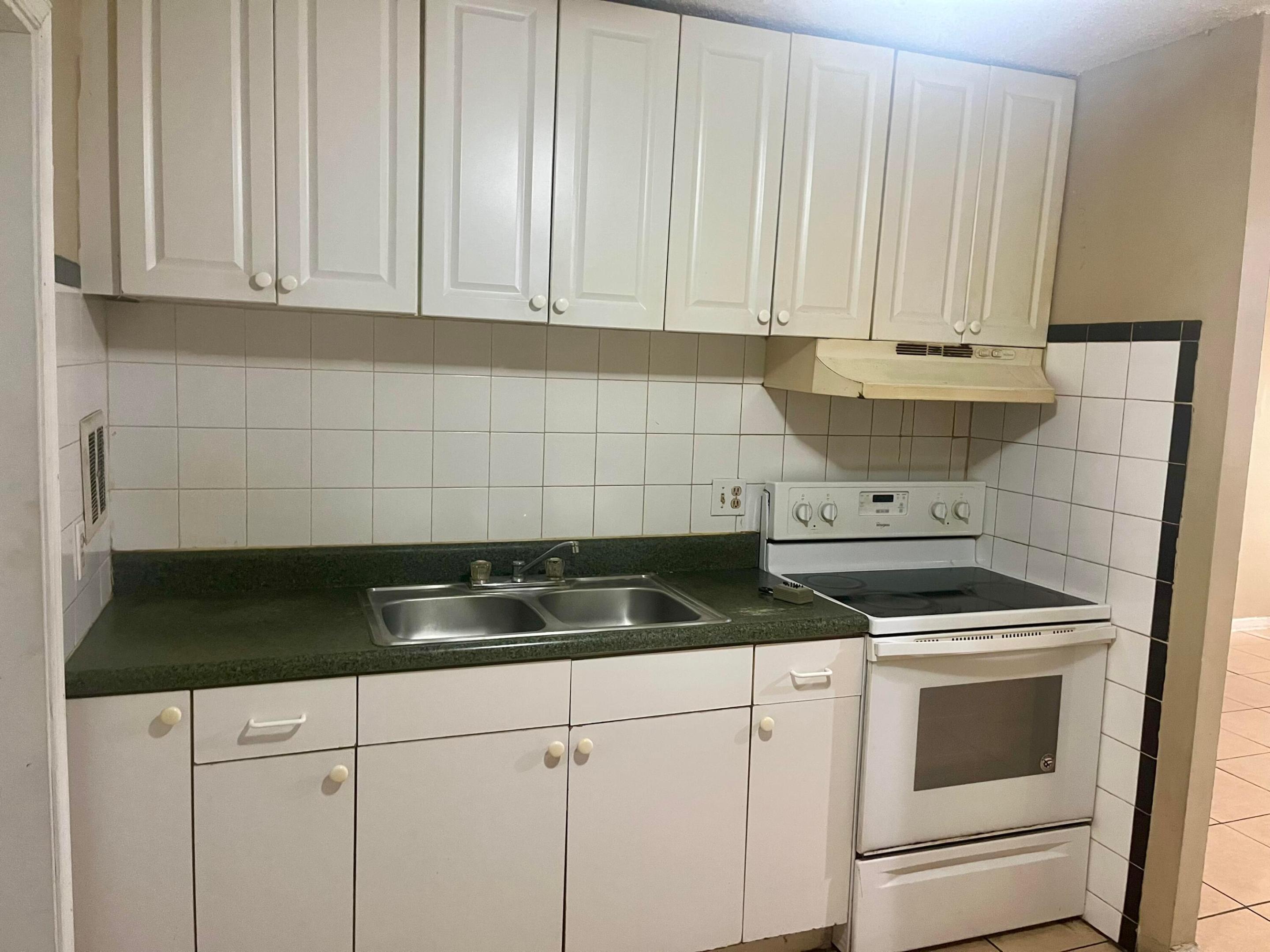 COURTYARDS AT CIMARRON CONDO - Residential