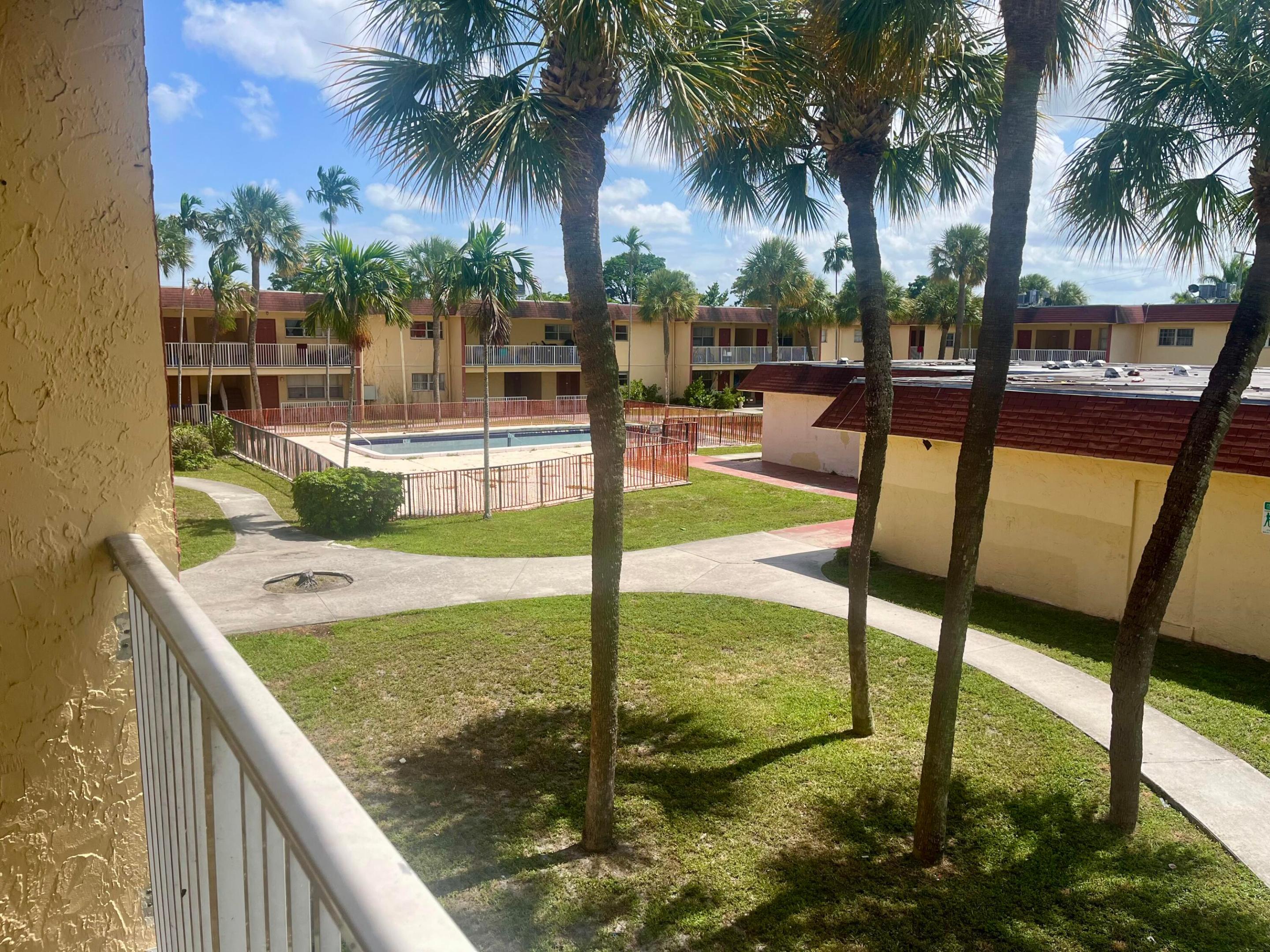 COURTYARDS AT CIMARRON CONDO - Residential