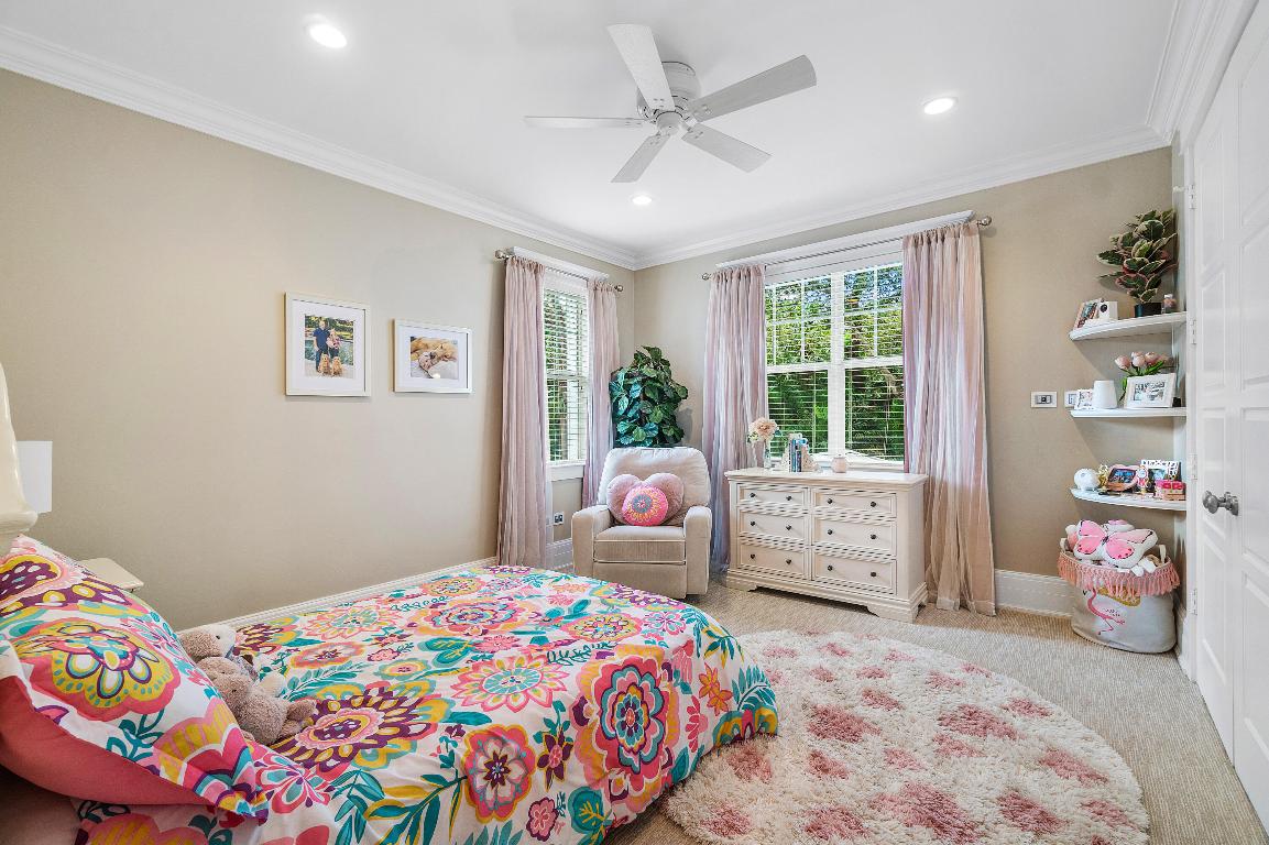 FOXE CHASE - Residential