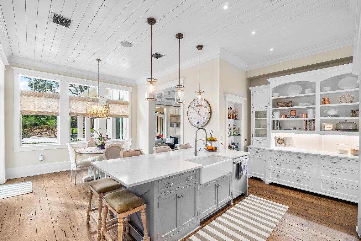 FOXE CHASE - Residential