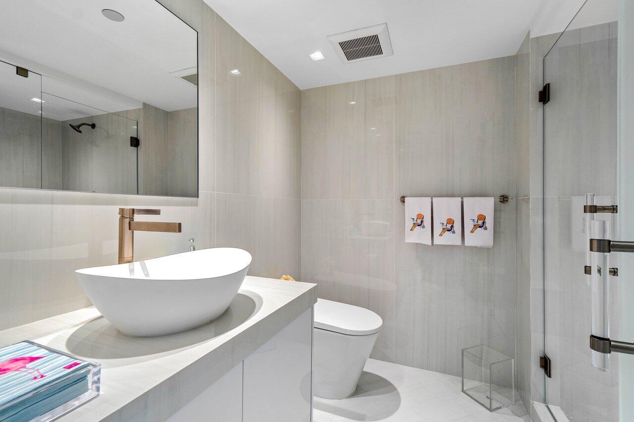 TWENTY SEVEN SEVENTY SOUTH OCEAN BLVD - Residential