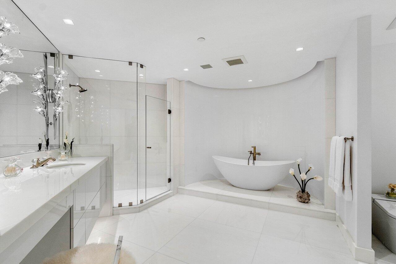 TWENTY SEVEN SEVENTY SOUTH OCEAN BLVD - Residential