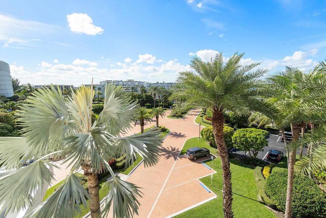 TWENTY SEVEN SEVENTY SOUTH OCEAN BLVD - Residential
