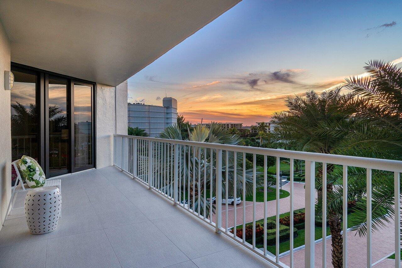 TWENTY SEVEN SEVENTY SOUTH OCEAN BLVD - Residential