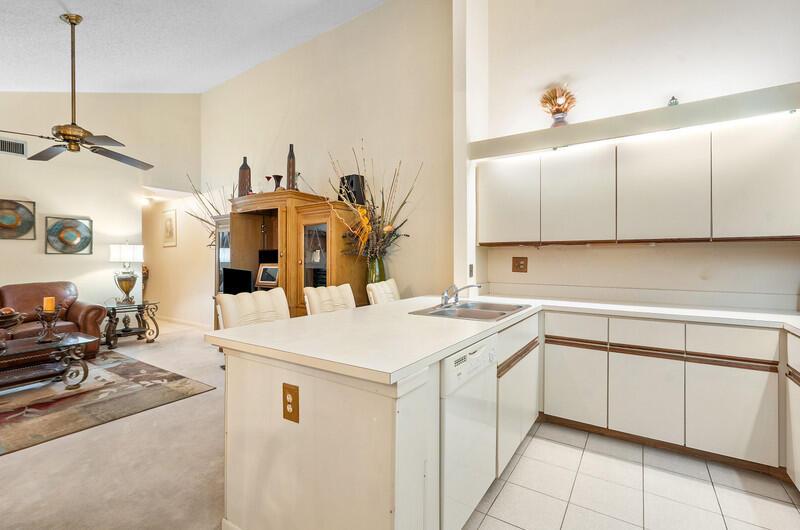 SUMMIT PINES UNIT - Residential