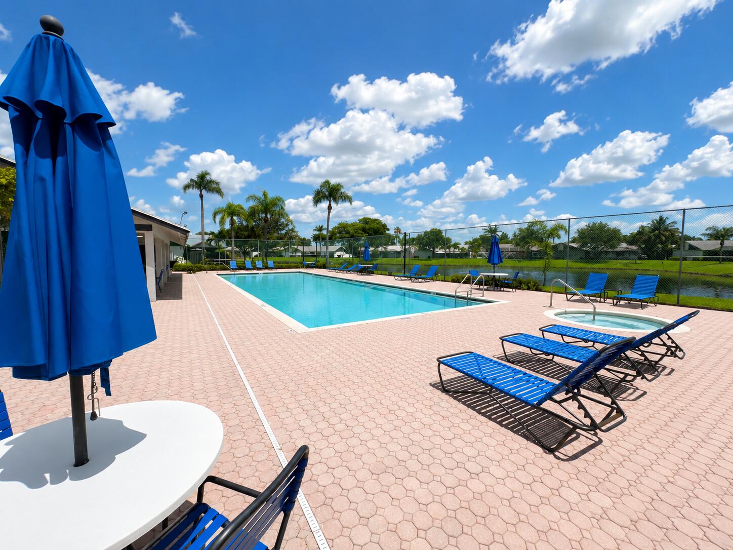 SUMMIT PINES UNIT - Residential