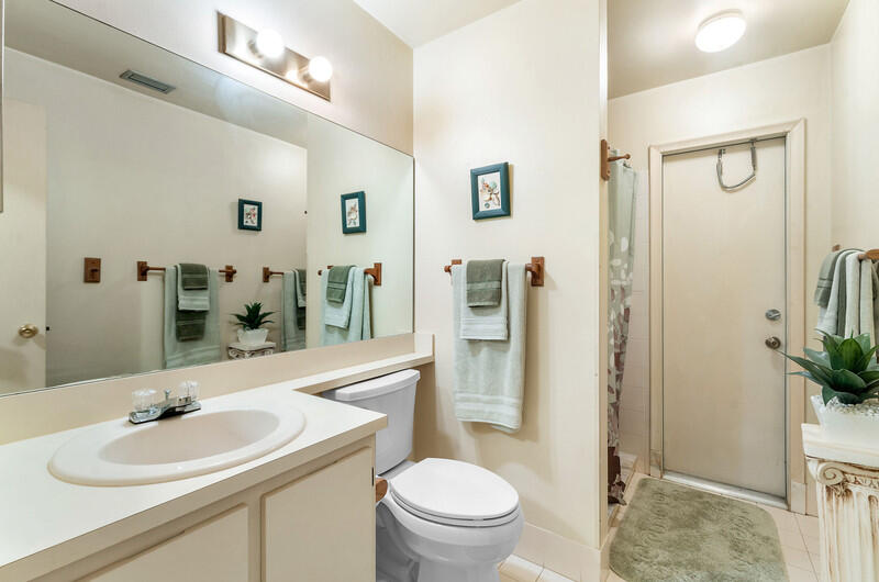 SUMMIT PINES UNIT - Residential