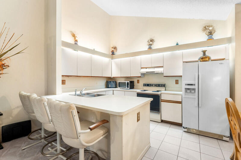 SUMMIT PINES UNIT - Residential