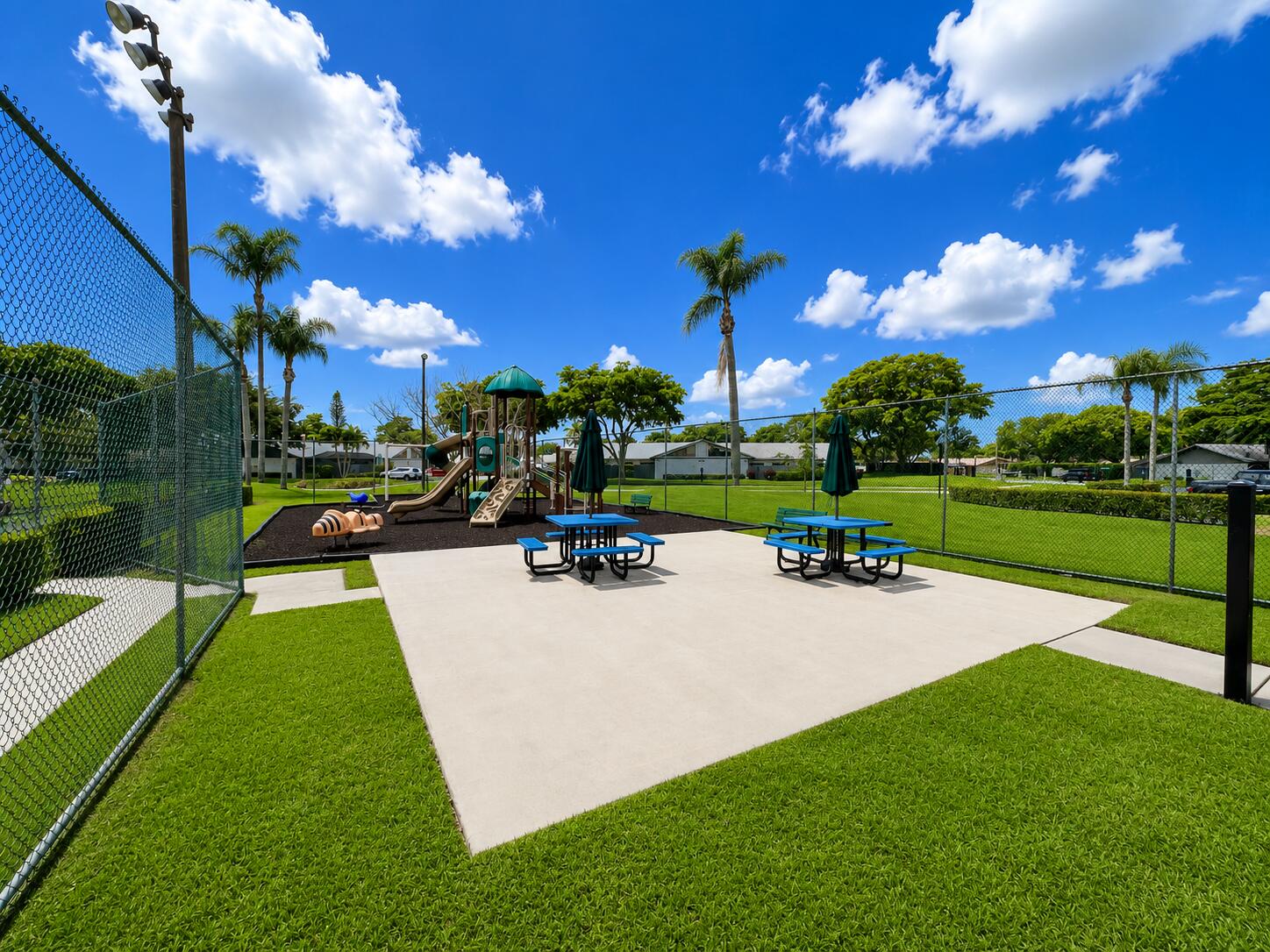 SUMMIT PINES UNIT - Residential