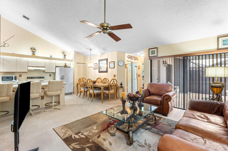 SUMMIT PINES UNIT - Residential