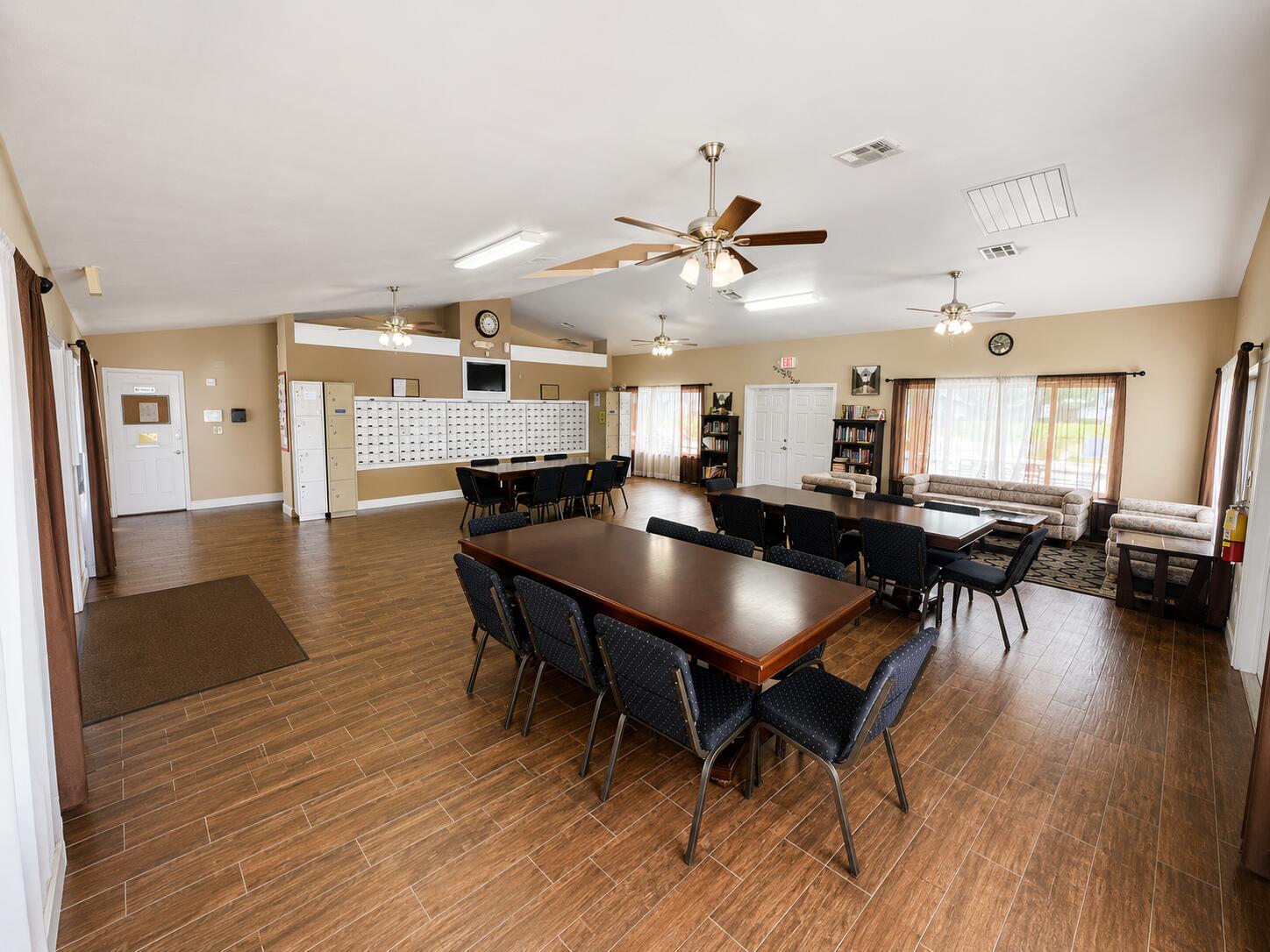 SUMMIT PINES UNIT - Residential