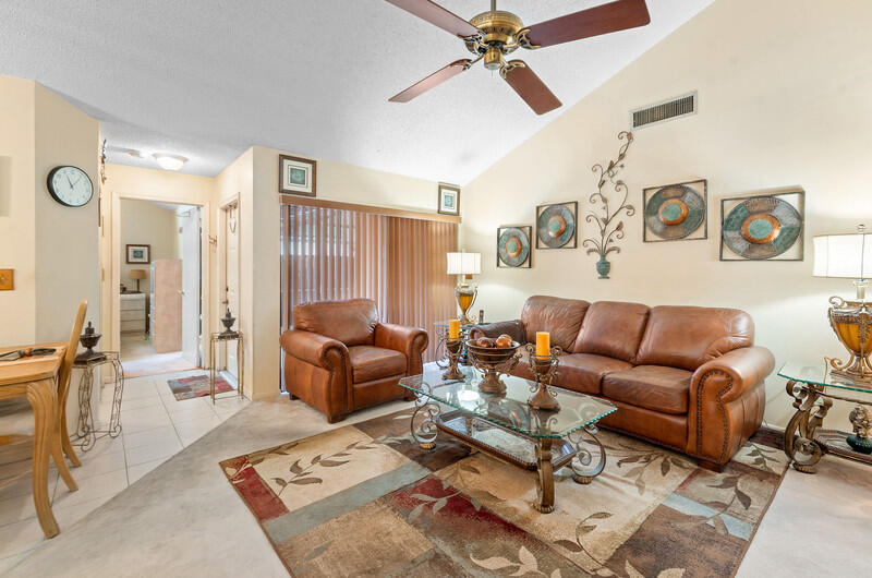 SUMMIT PINES UNIT - Residential