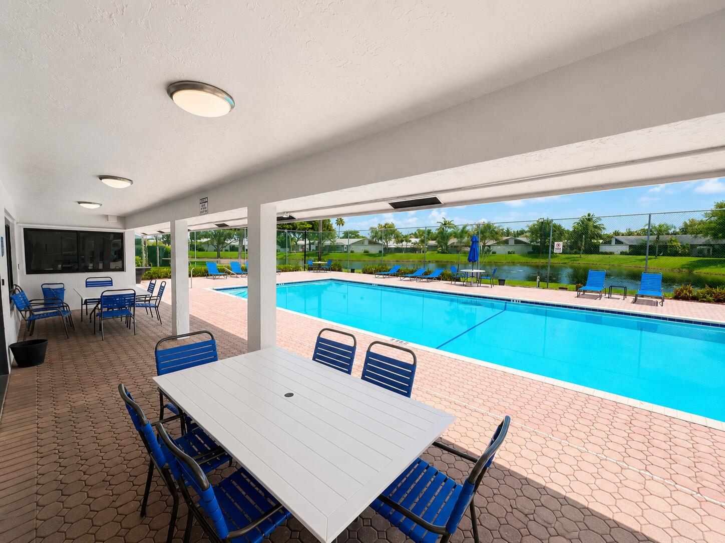 SUMMIT PINES UNIT - Residential