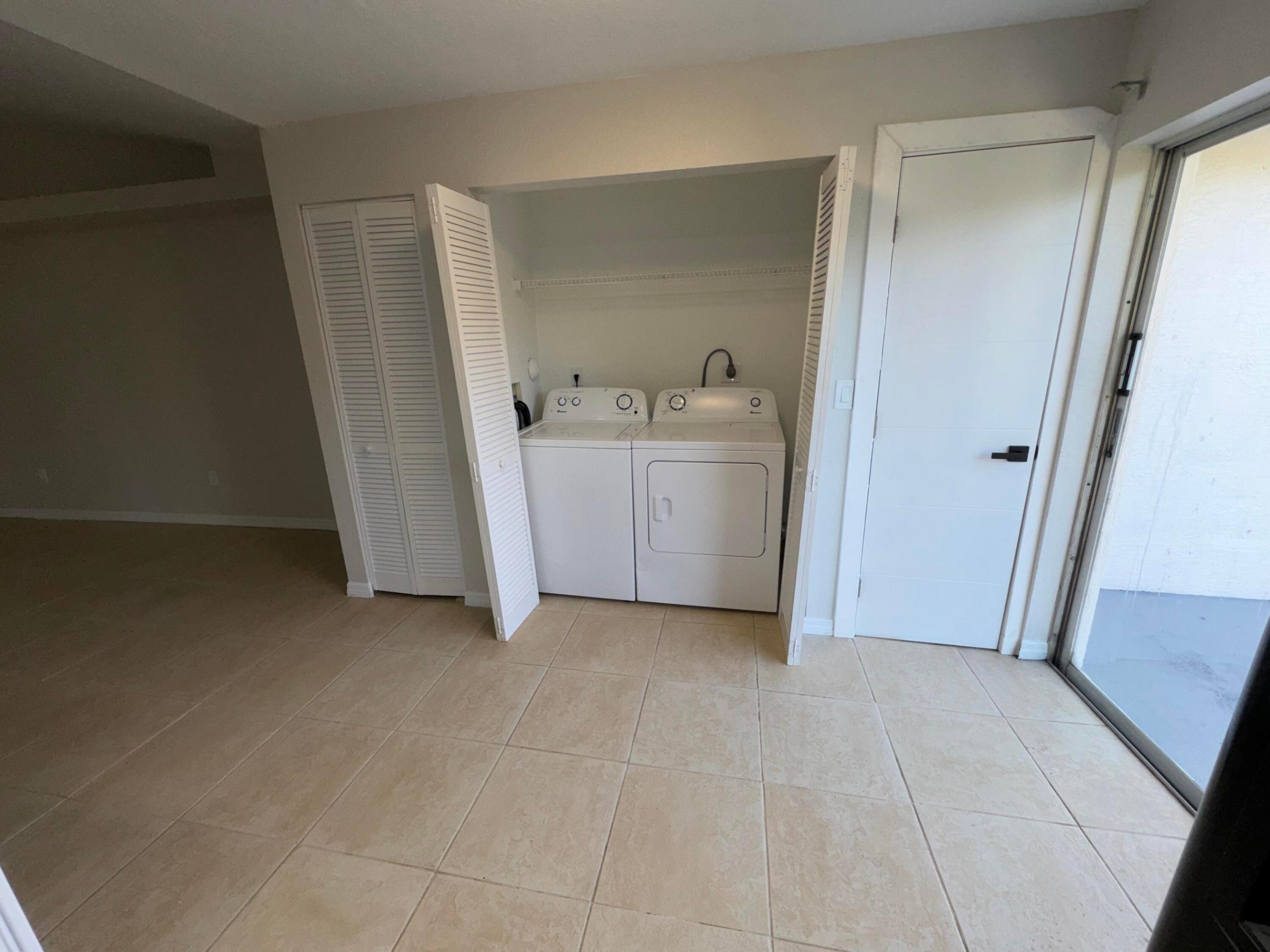 CONGRESS GROVES IN - Residential Lease