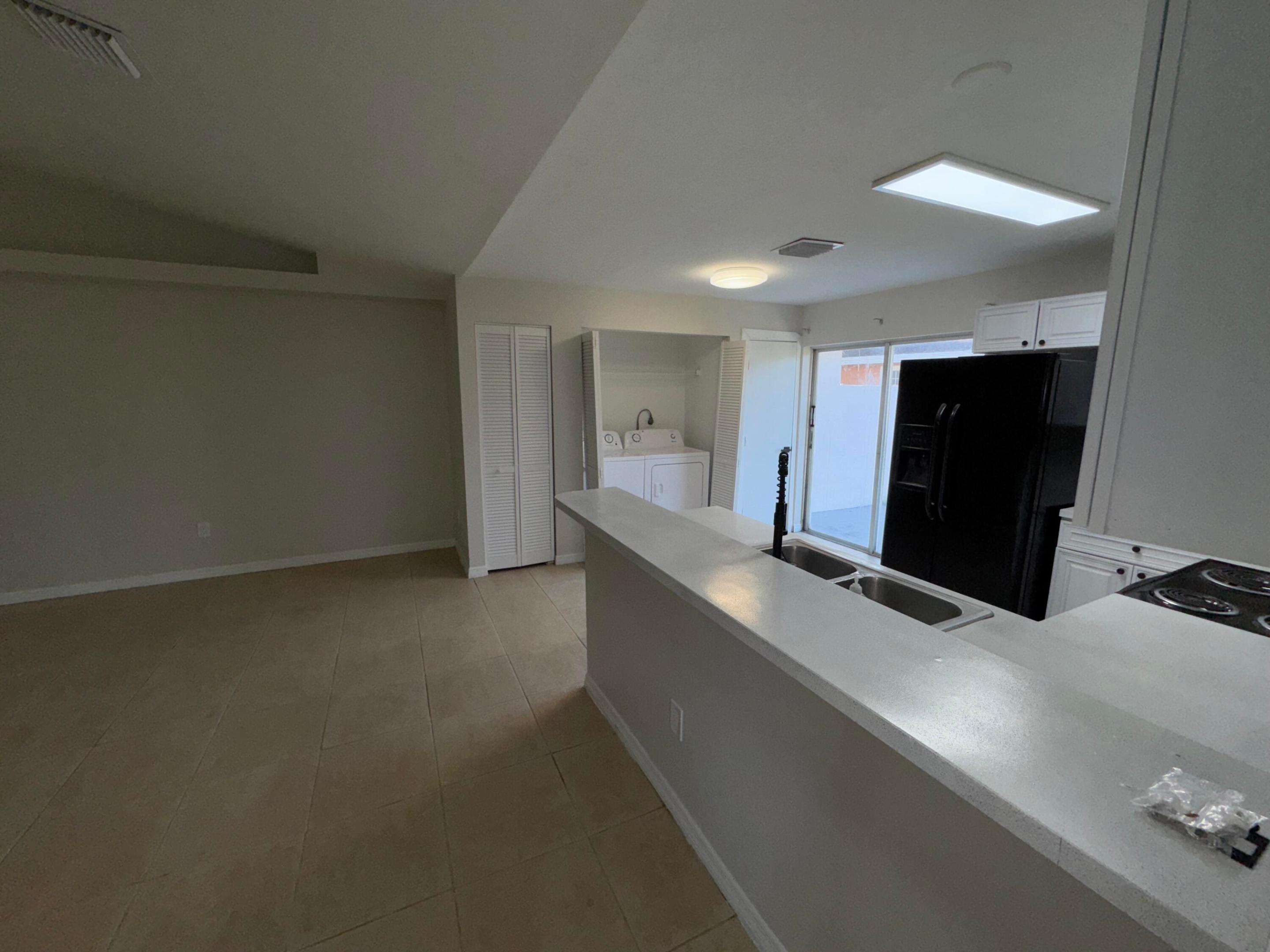 CONGRESS GROVES IN - Residential Lease